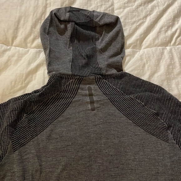 Worn once adidas running top smoke and animal free home - Picture 11 of 12